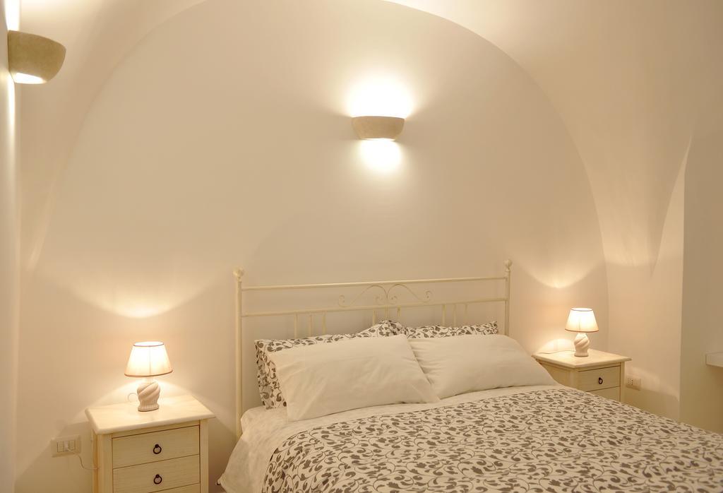 Dimora Garibaldi Apartment โลโกโรตอนโด ภายนอก รูปภาพ