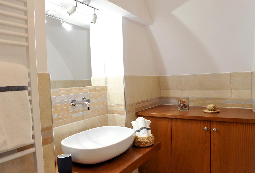 Dimora Garibaldi Apartment โลโกโรตอนโด ภายนอก รูปภาพ